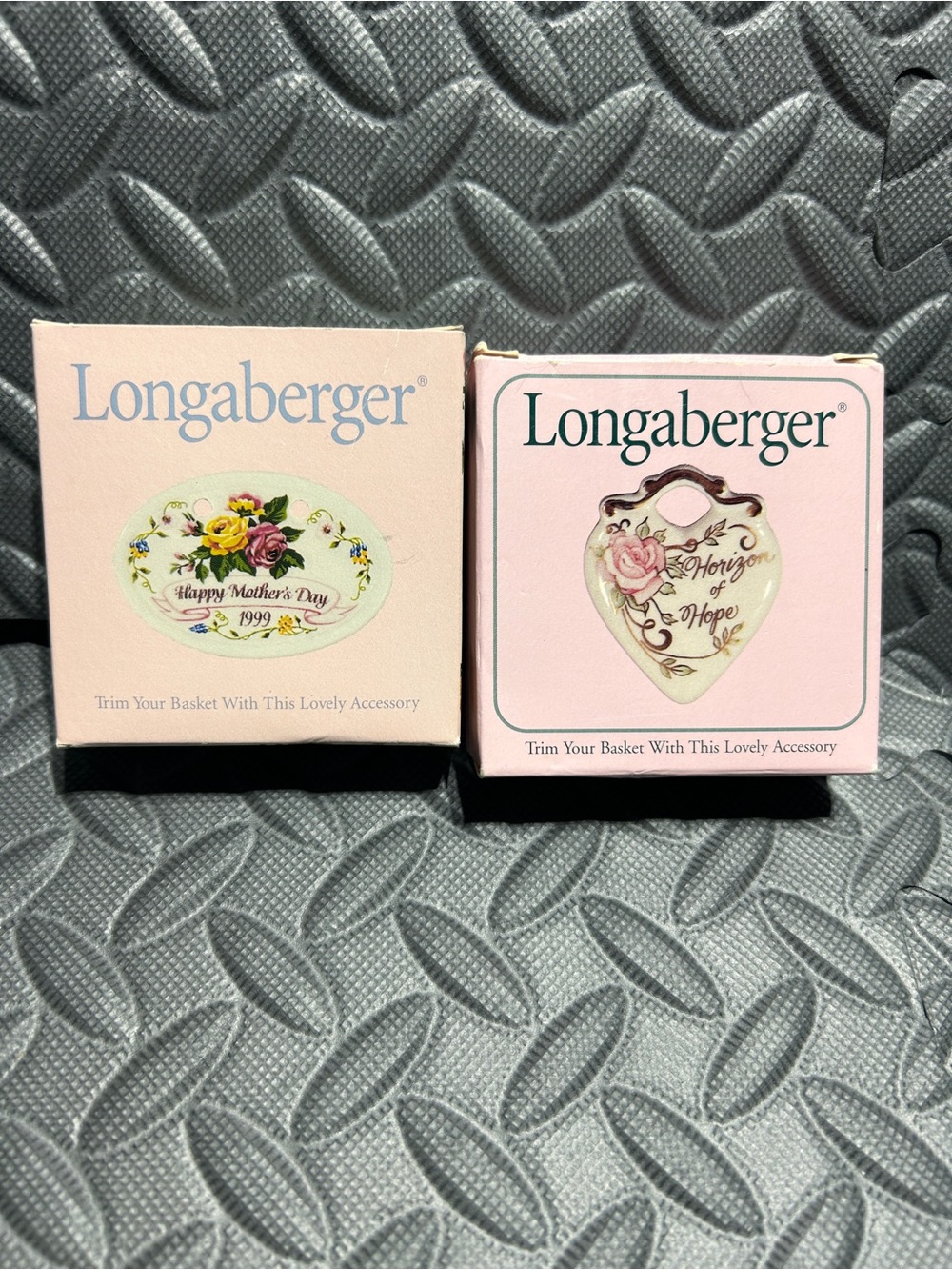 Longaberger Ceramic Heart Floral Basket Tie-On, Mother’s Day 1999, Lot 2 Boxed